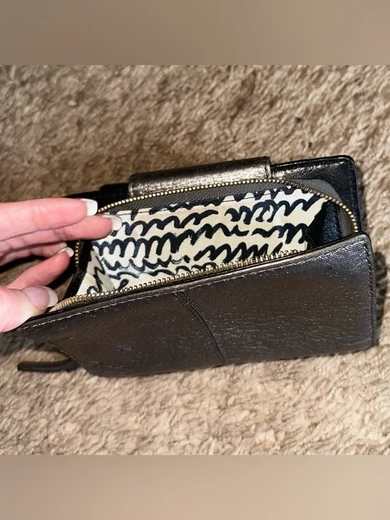 Kate Spade Silver Wallet - Picture 5 of 8